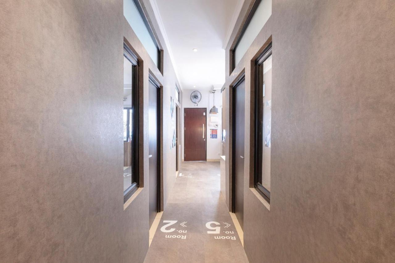Oyo Life 3246 Walnut Inn G-10 Telukjambe Bagian luar foto