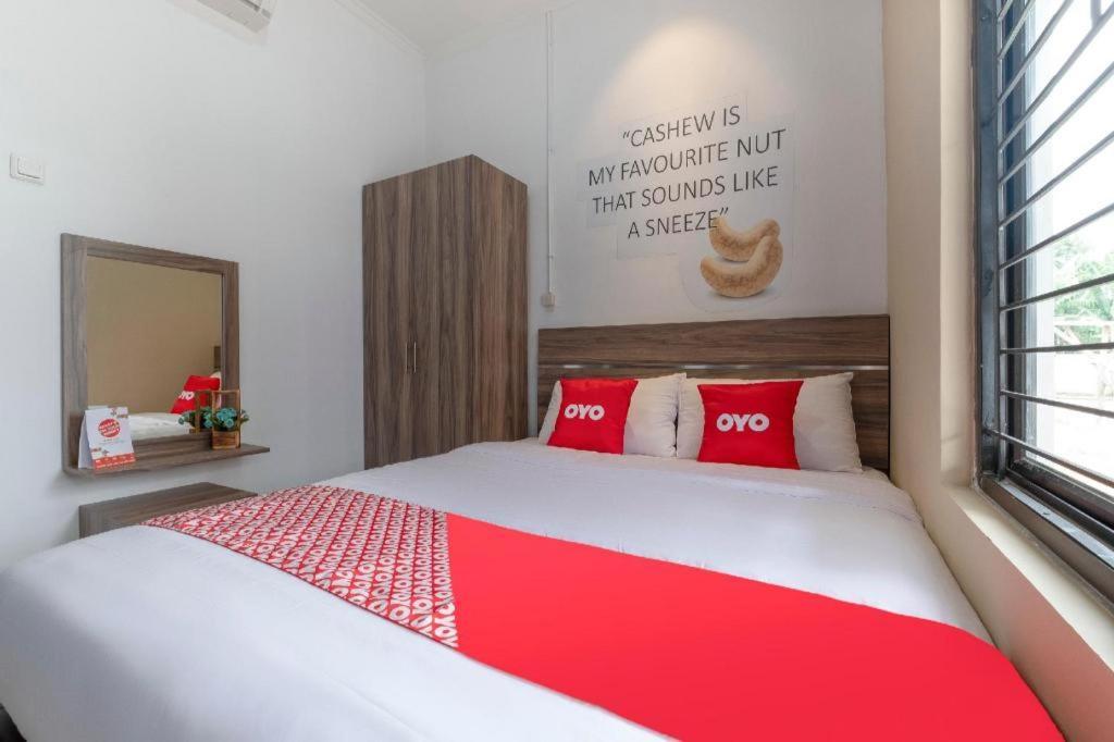 Oyo Life 3246 Walnut Inn G-10 Telukjambe Bagian luar foto